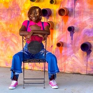 Meet your Posher, Derricka